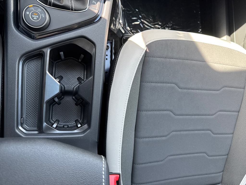2025 Volkswagen Taos SE 21