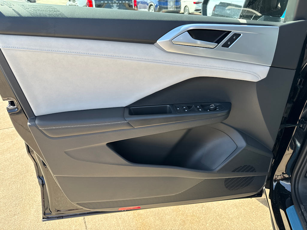 2025 Volkswagen Taos SE 22