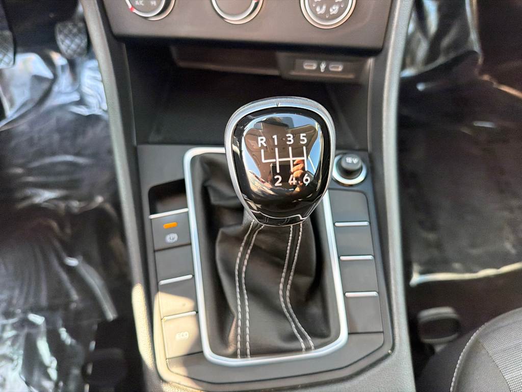 Thumbnail: 2024 Volkswagen Jetta - 15