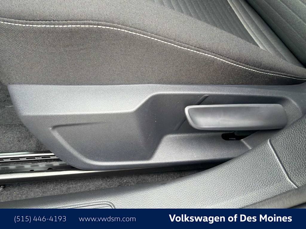 Thumbnail: 2027 Volkswagen Jetta - 23