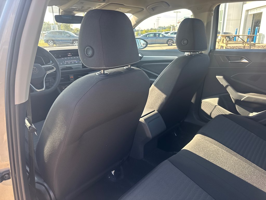 Thumbnail: 2025 Volkswagen Jetta - 21