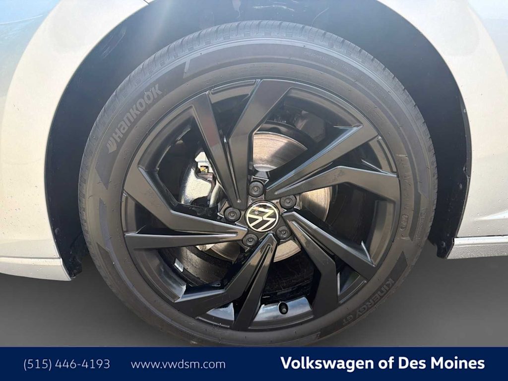 2026 Volkswagen Jetta SE - Photo 8