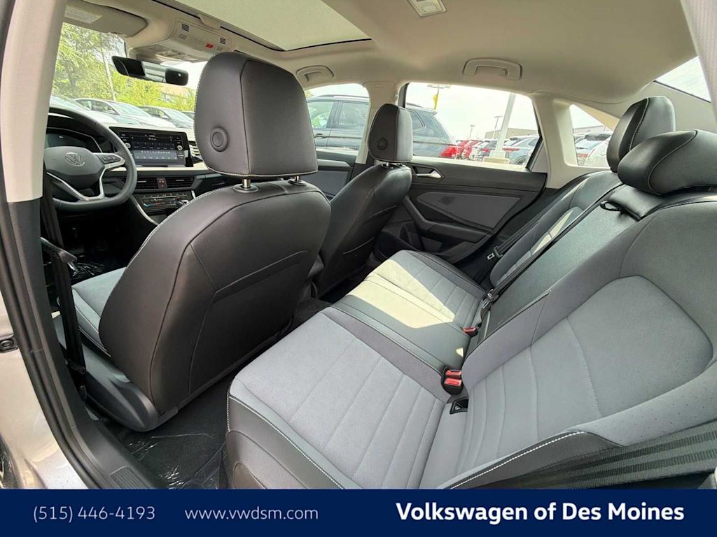 2026 Volkswagen Jetta SE - Photo 18