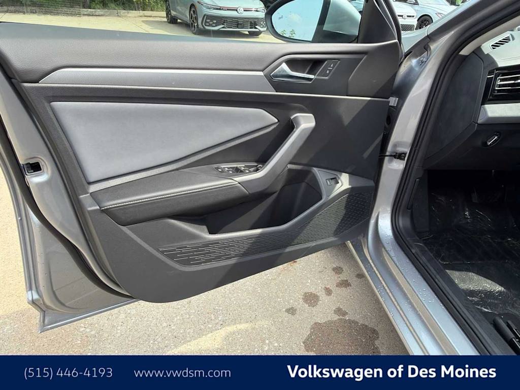 2026 Volkswagen Jetta SE - Photo 21