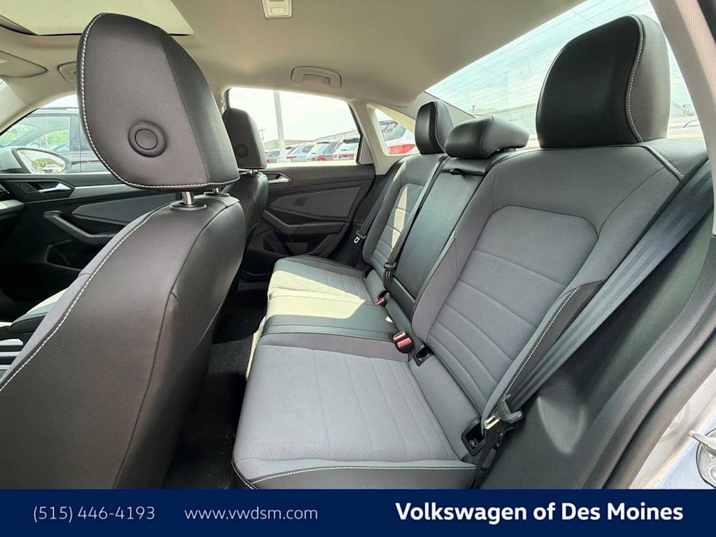 2026 Volkswagen Jetta SE - Photo 12