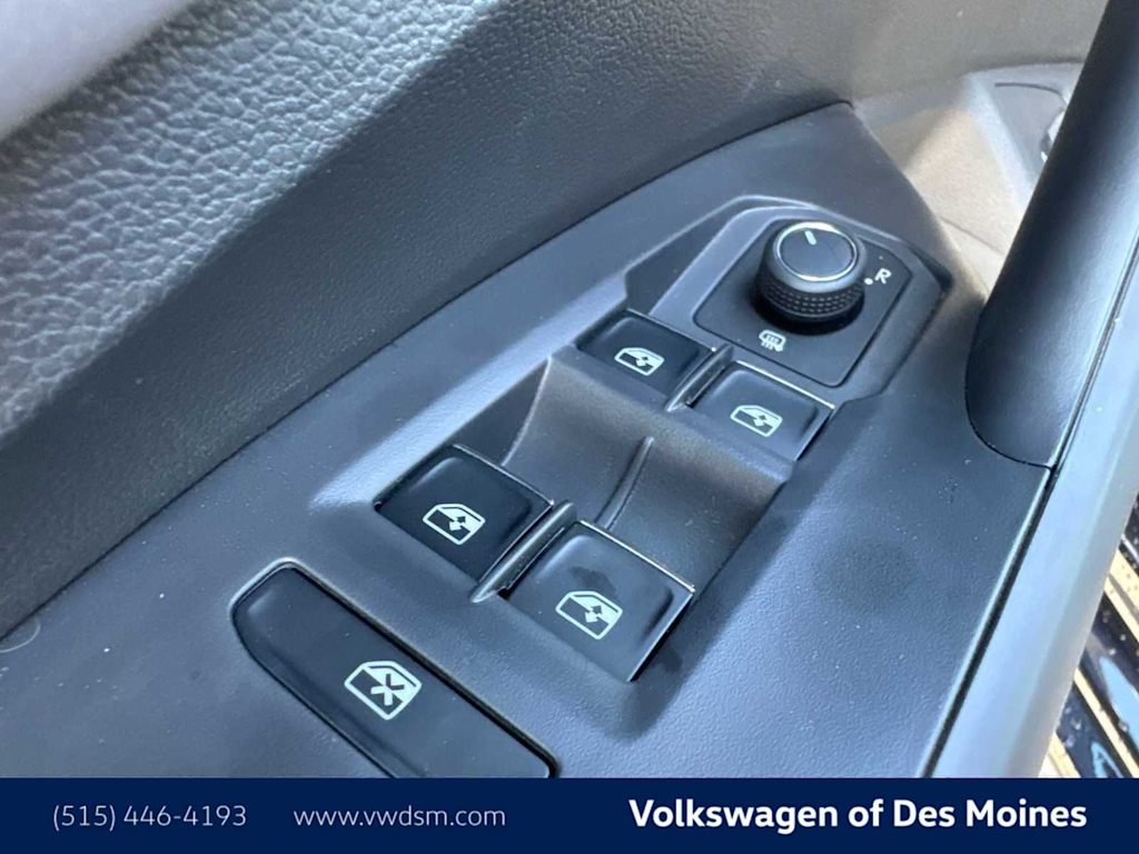 2026 Volkswagen Jetta SE - Photo 23