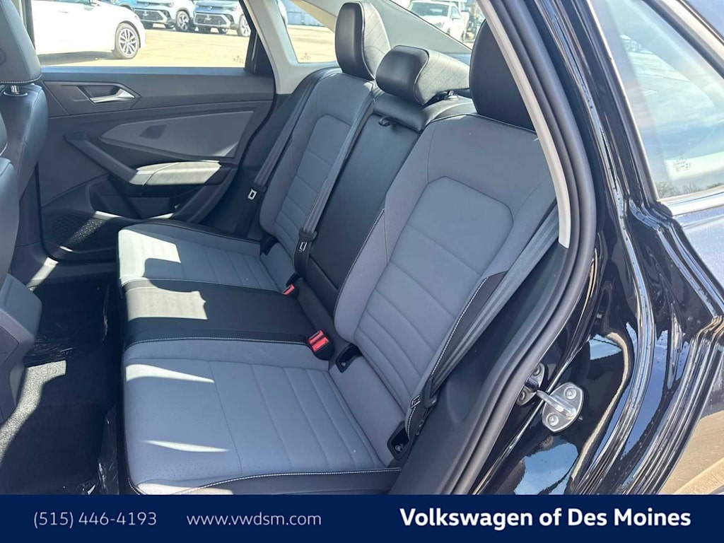 2026 Volkswagen Jetta SE - Photo 13