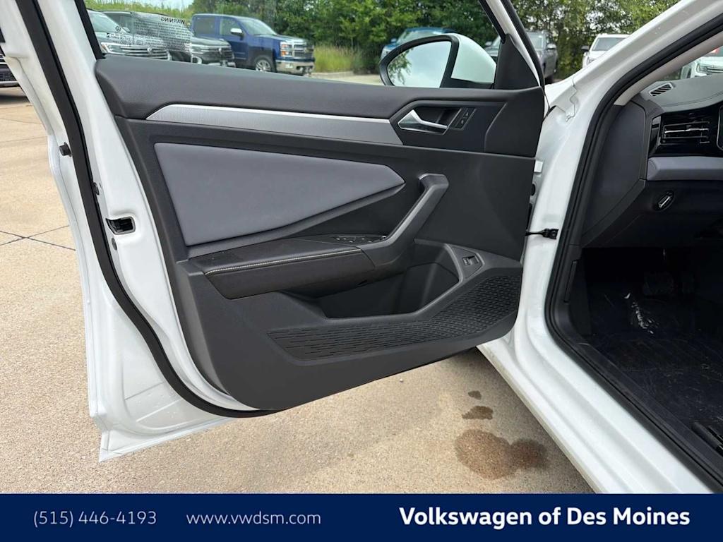 Thumbnail: 2026 Volkswagen Jetta - 21