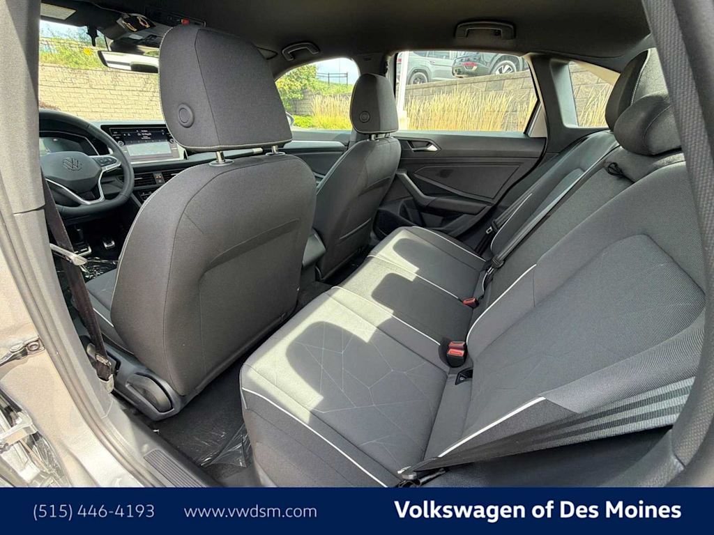 Thumbnail: 2027 Volkswagen Jetta - 18