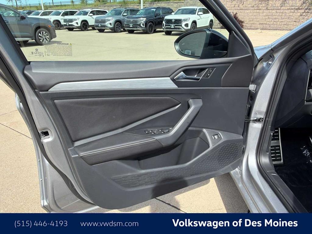Thumbnail: 2027 Volkswagen Jetta - 21