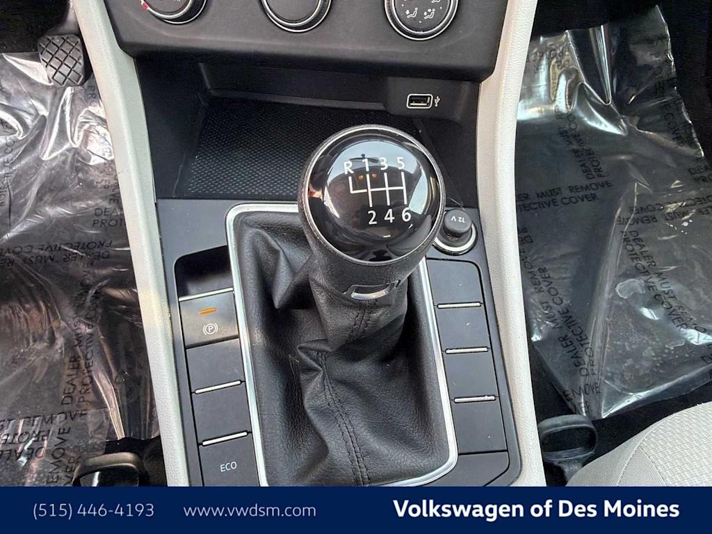 Thumbnail: 2019 Volkswagen Jetta - 15