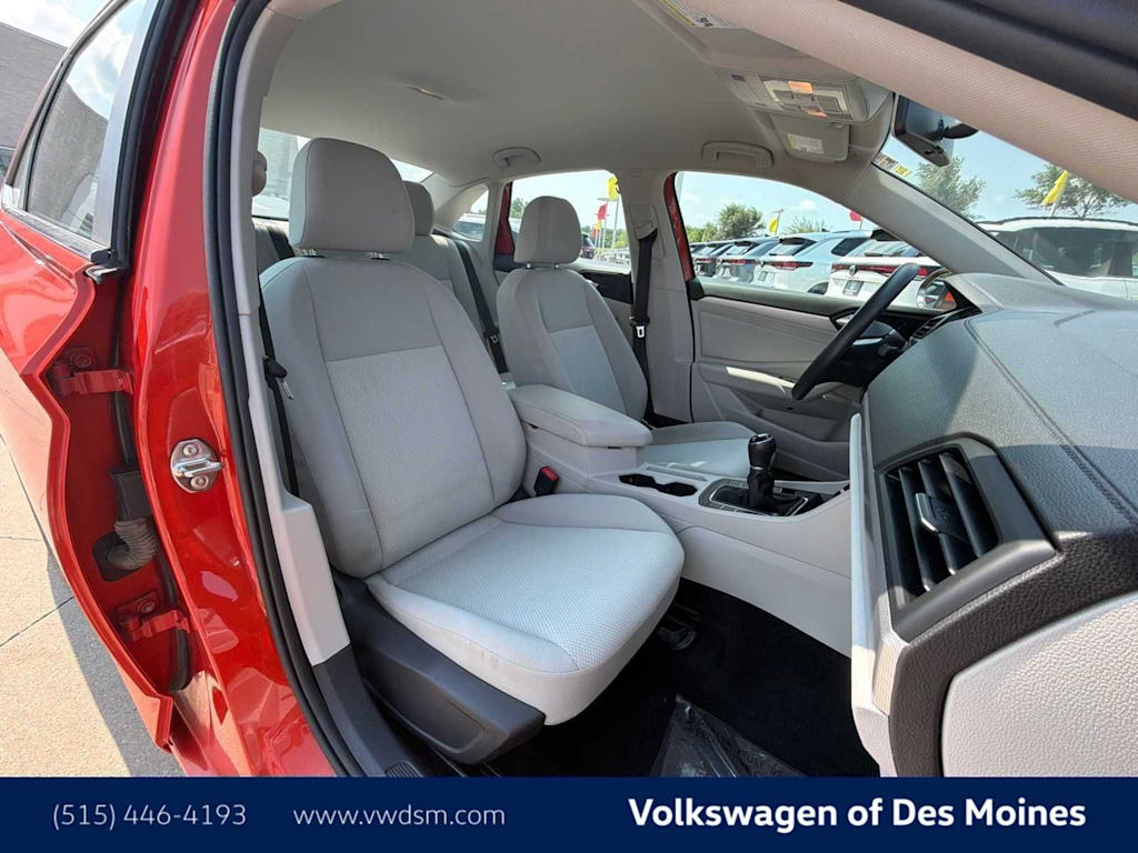 Thumbnail: 2019 Volkswagen Jetta - 12