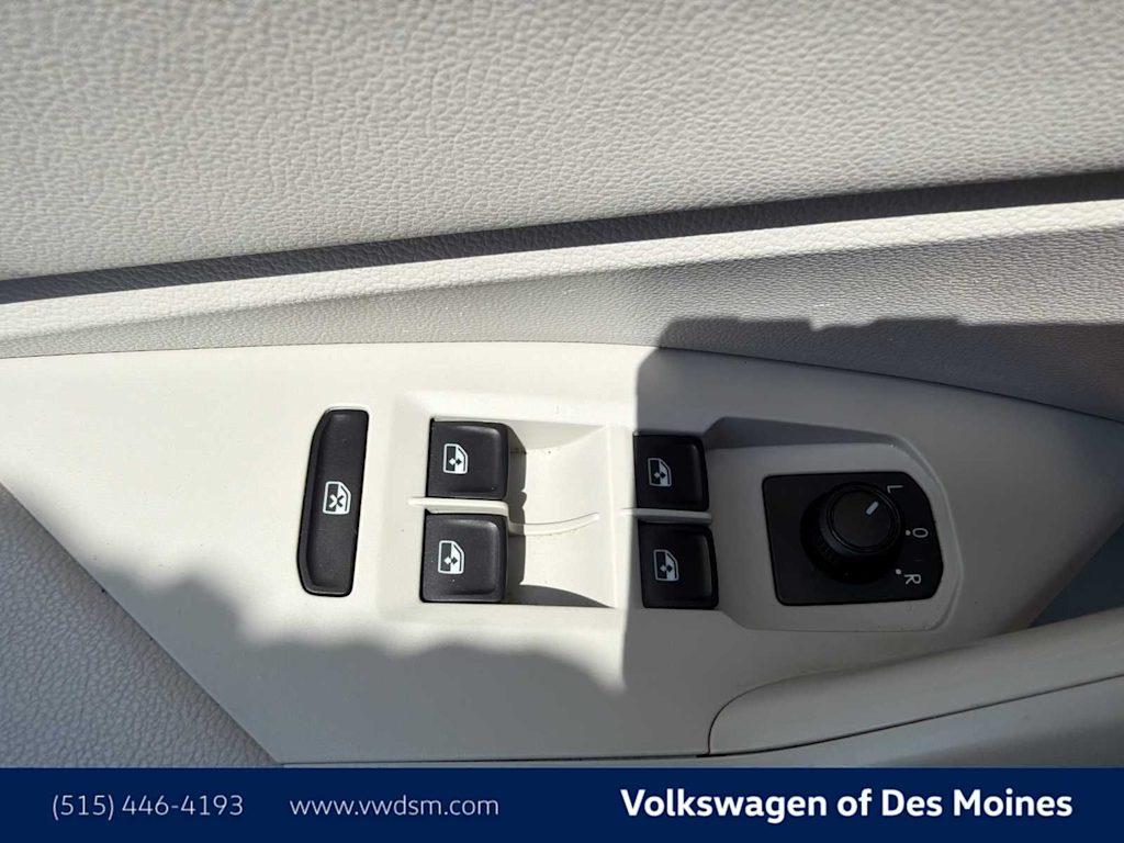 Thumbnail: 2019 Volkswagen Jetta - 21