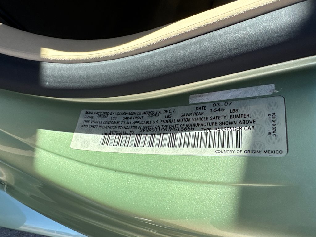 Thumbnail: 2007 Volkswagen New Beetle - 19