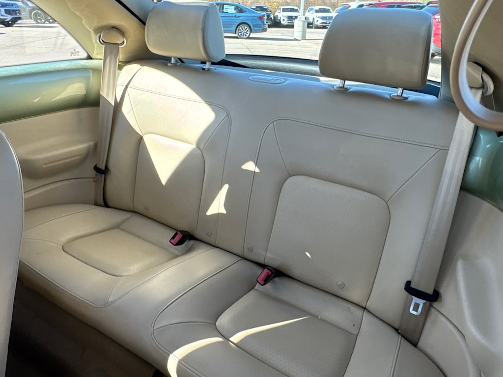 Thumbnail: 2007 Volkswagen New Beetle - 13