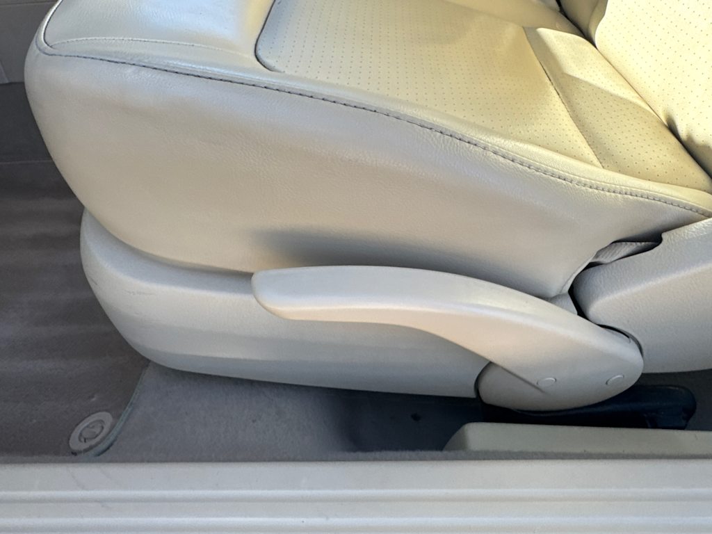 Thumbnail: 2007 Volkswagen New Beetle - 22