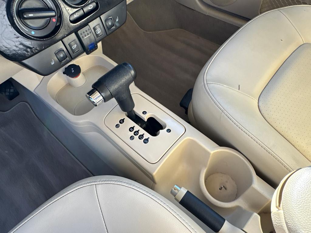 Thumbnail: 2007 Volkswagen New Beetle - 15