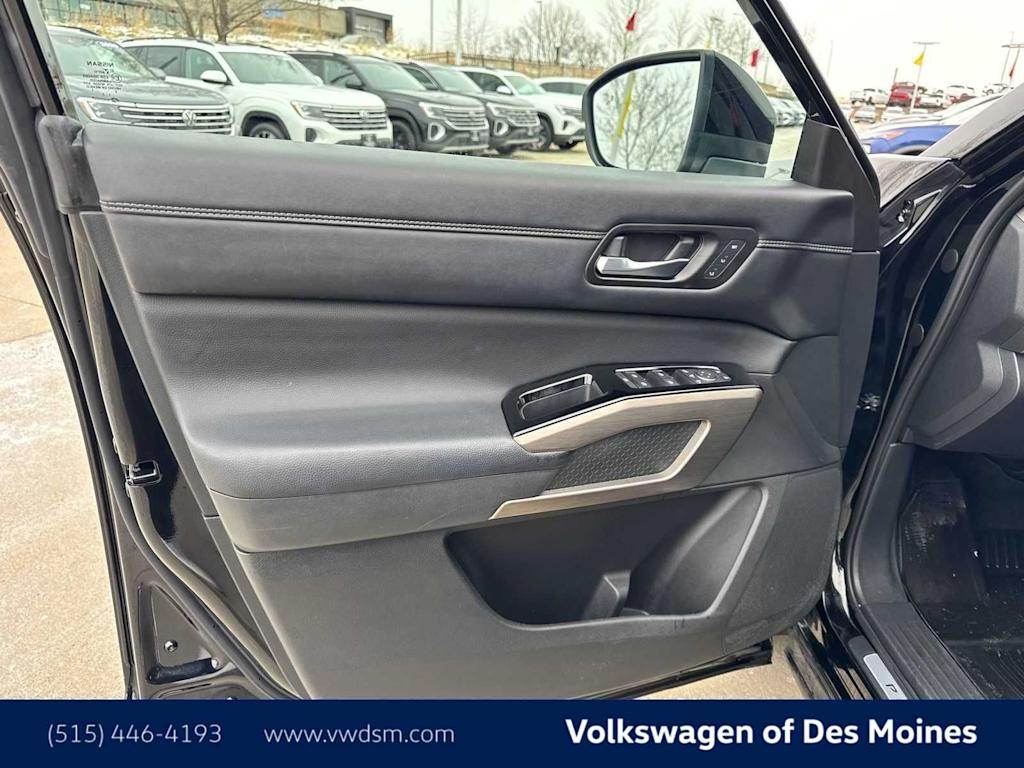 Thumbnail: 2022 Nissan Pathfinder - 22