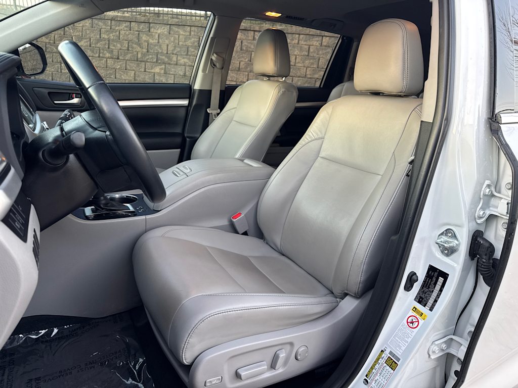 2019 Toyota Highlander XLE 11