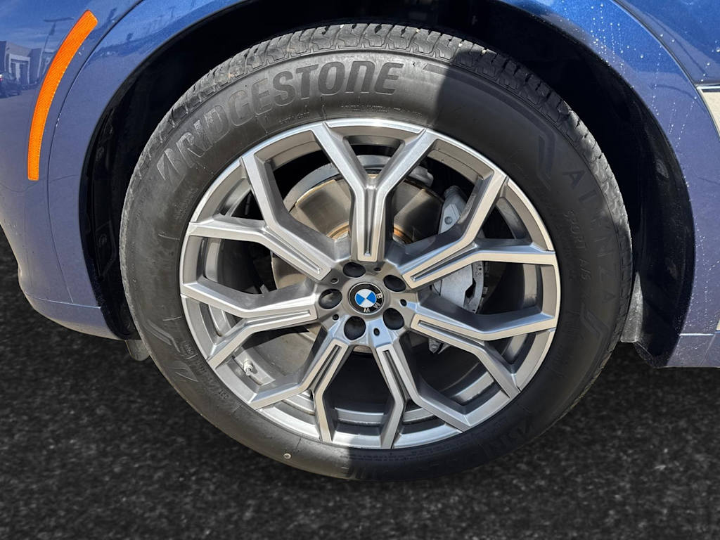 2022 BMW X7 xDrive40i 8