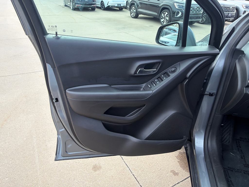 Thumbnail: 2019 Chevrolet Trax - 21