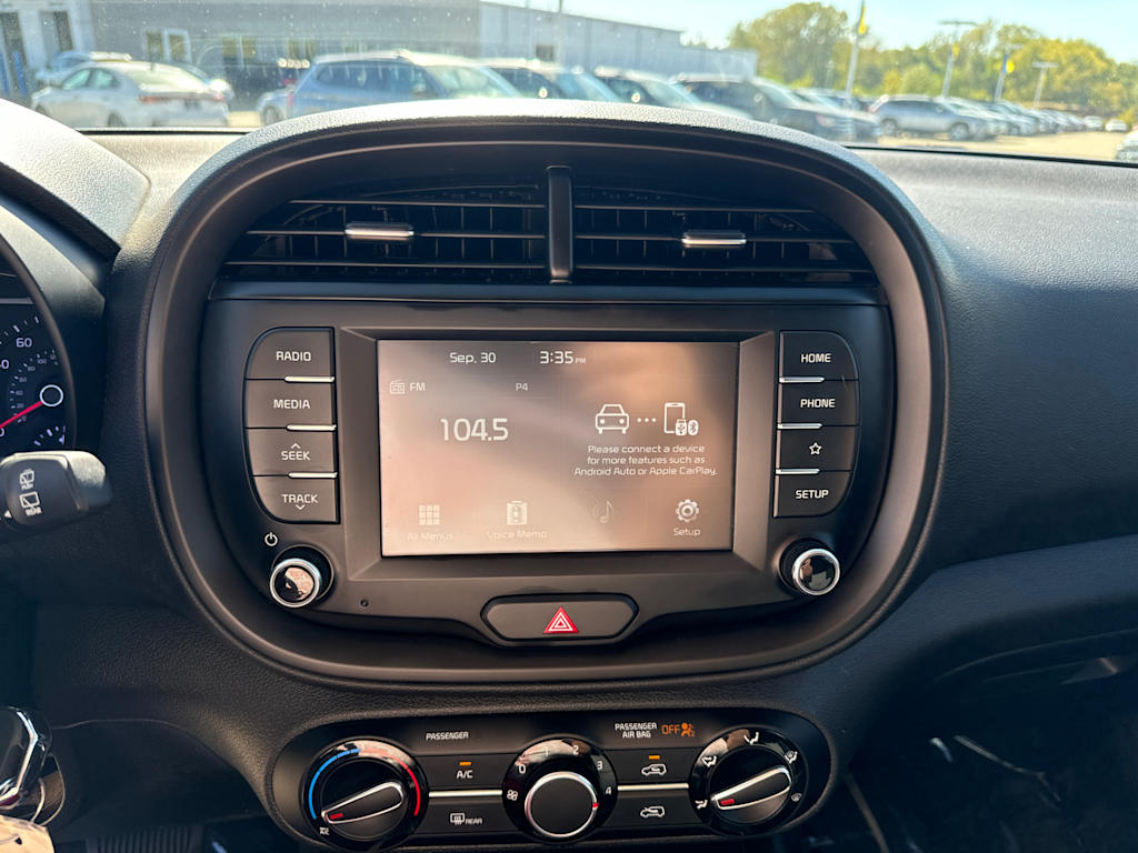 2021 Kia Soul LX 12