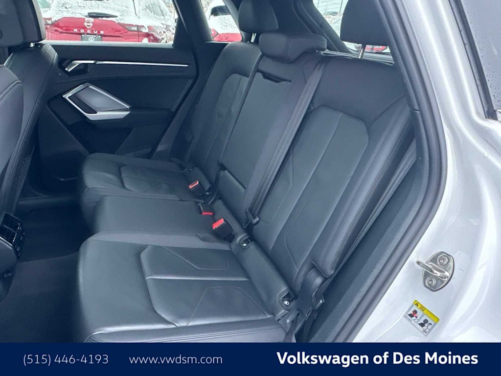 Thumbnail: 2025 Audi Q3 - 12