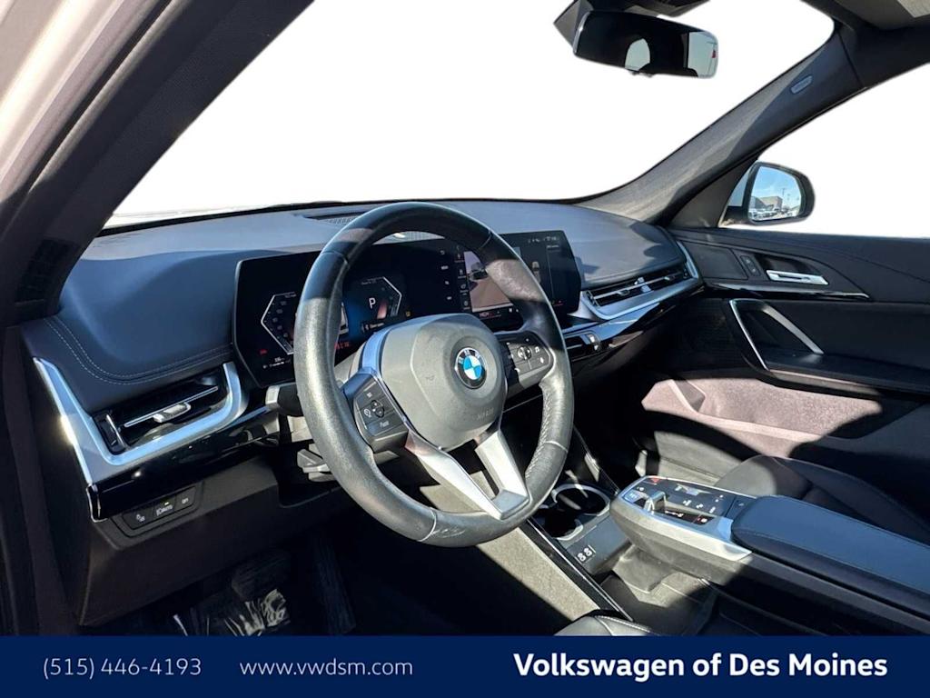 Thumbnail: 2025 BMW X1 - 10