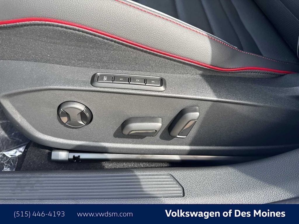 Thumbnail: 2025 Volkswagen Golf - 24