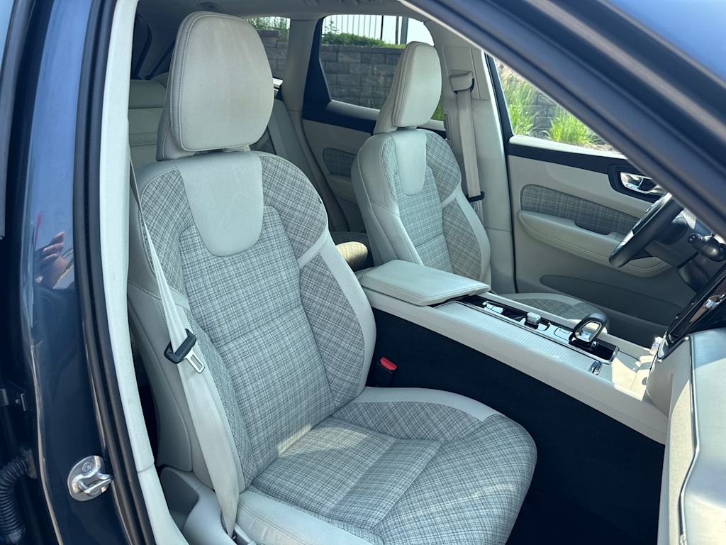 Thumbnail: 2022 Volvo XC60 - 12