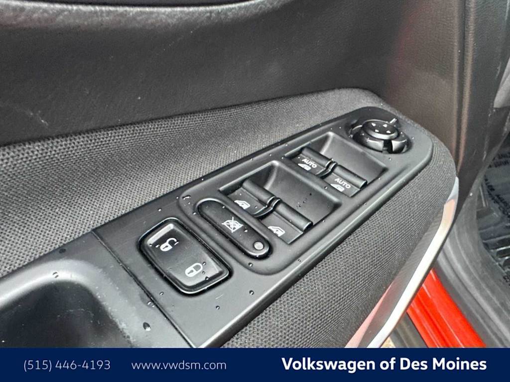 Thumbnail: 2021 Jeep Renegade - 23