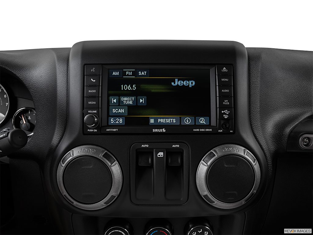 2016 Jeep Wrangler Sport 13