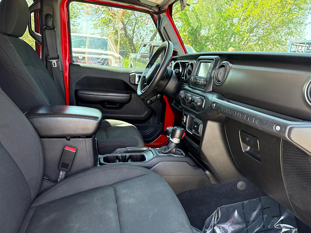 Thumbnail: 2018 Jeep Wrangler - 21