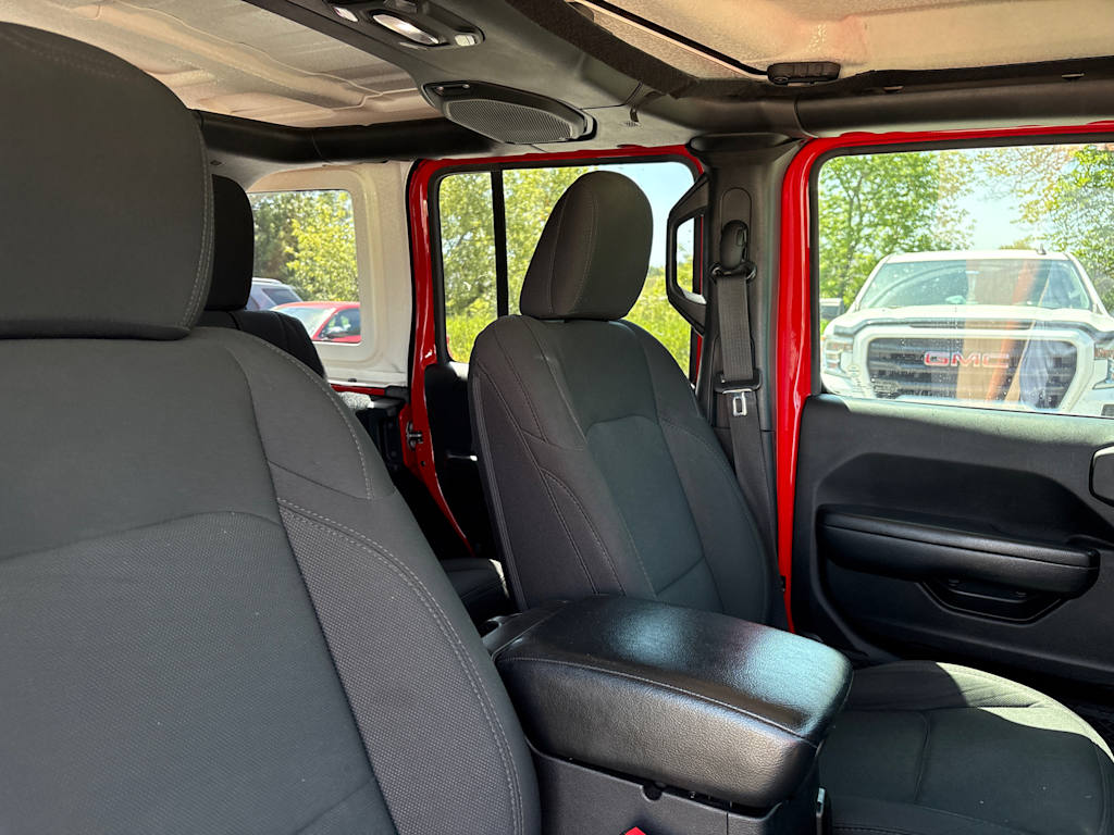 Thumbnail: 2018 Jeep Wrangler - 22