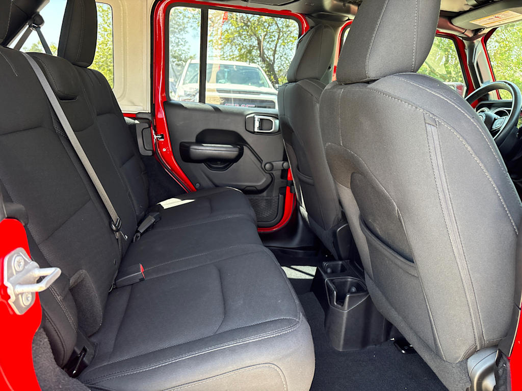 Thumbnail: 2018 Jeep Wrangler - 24