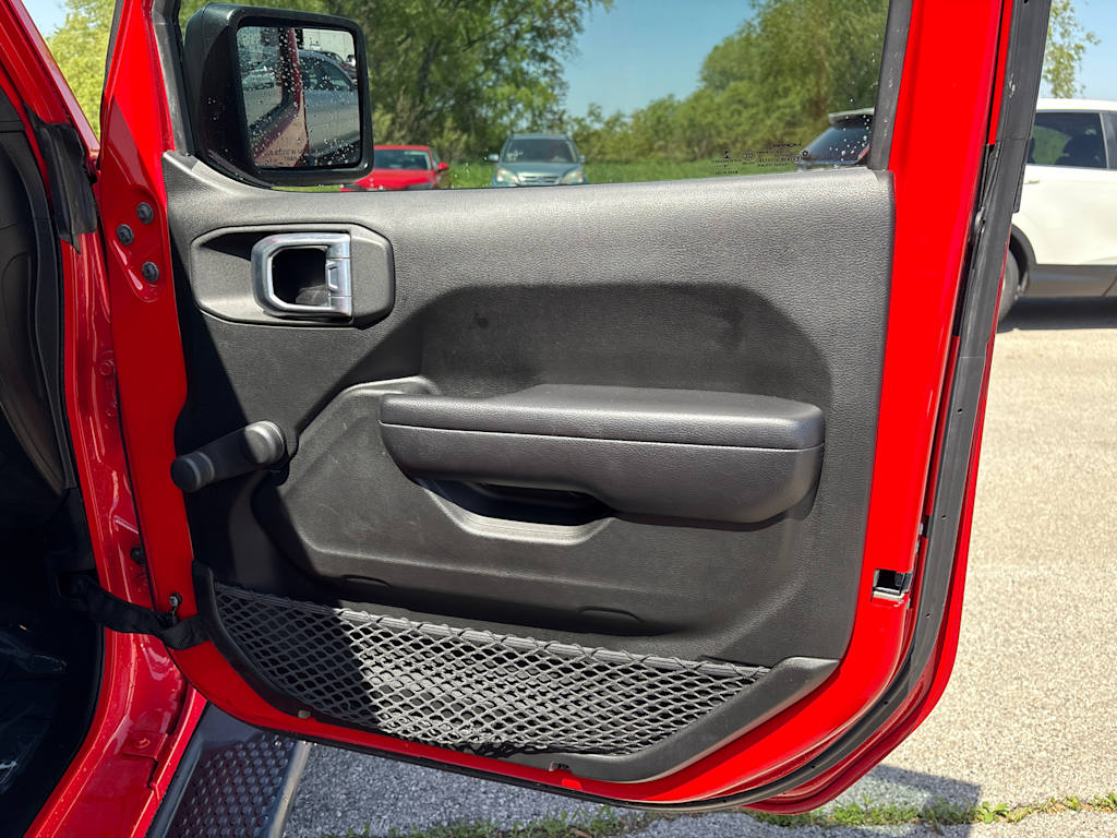 Thumbnail: 2018 Jeep Wrangler - 23