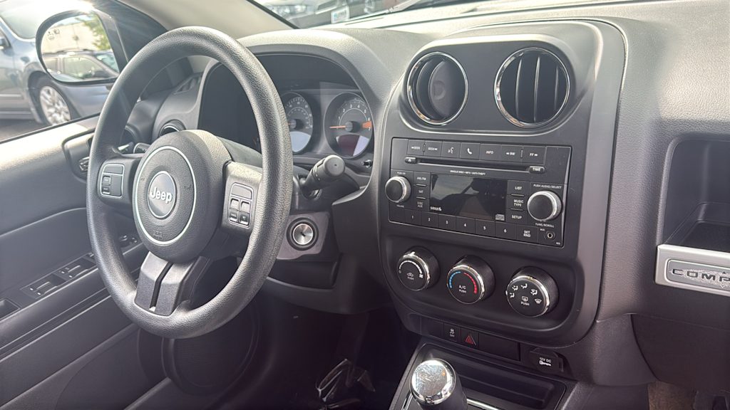 Thumbnail: 2016 Jeep Compass - 7