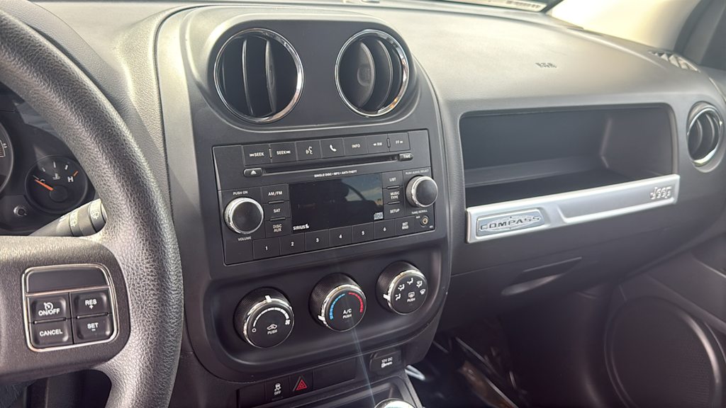 Thumbnail: 2016 Jeep Compass - 11