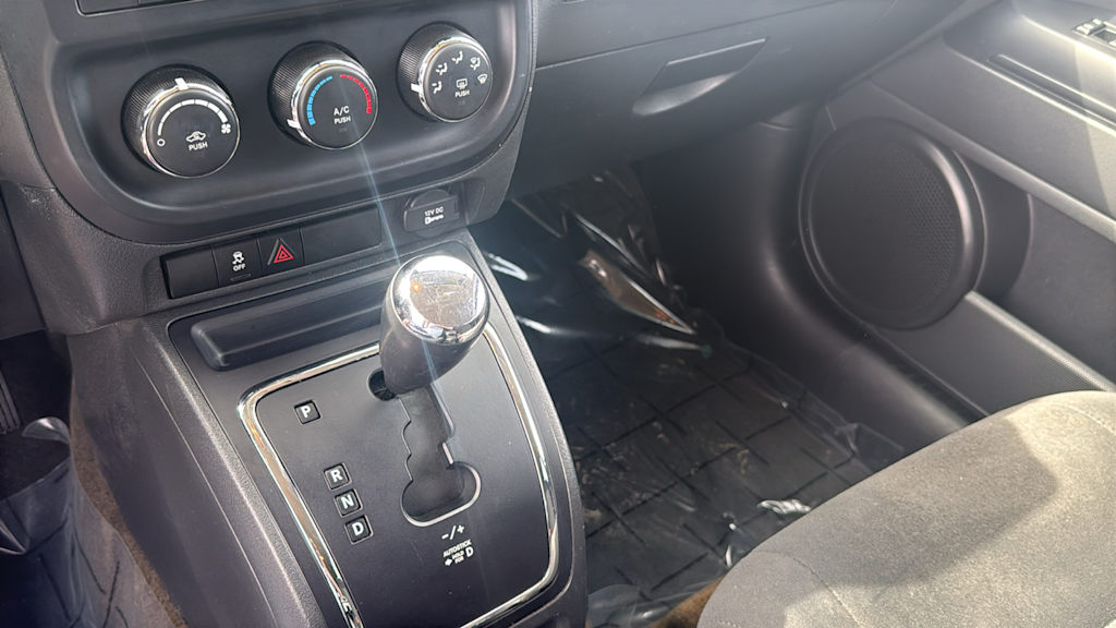 Thumbnail: 2016 Jeep Compass - 12
