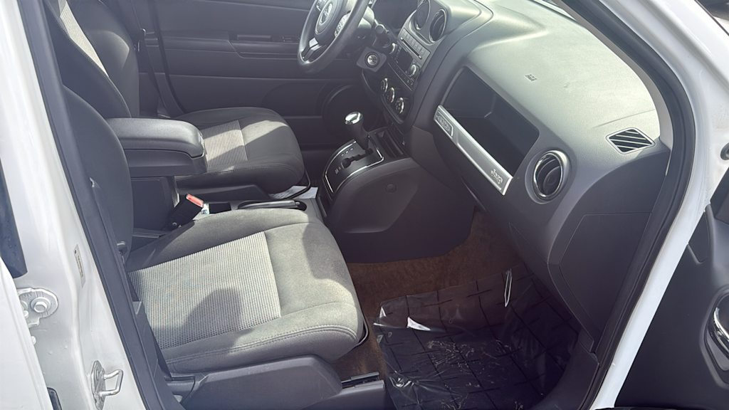 Thumbnail: 2016 Jeep Compass - 8