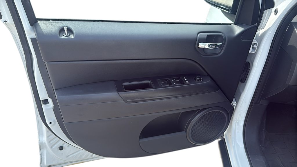 Thumbnail: 2016 Jeep Compass - 19