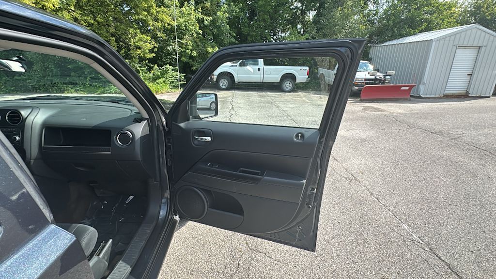 Thumbnail: 2014 Jeep Patriot - 13