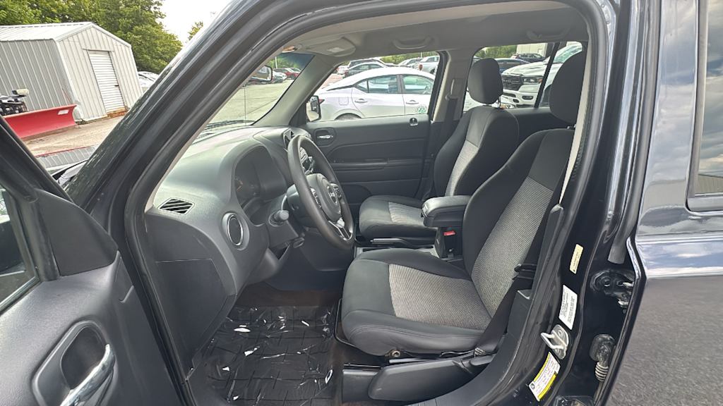 Thumbnail: 2014 Jeep Patriot - 18