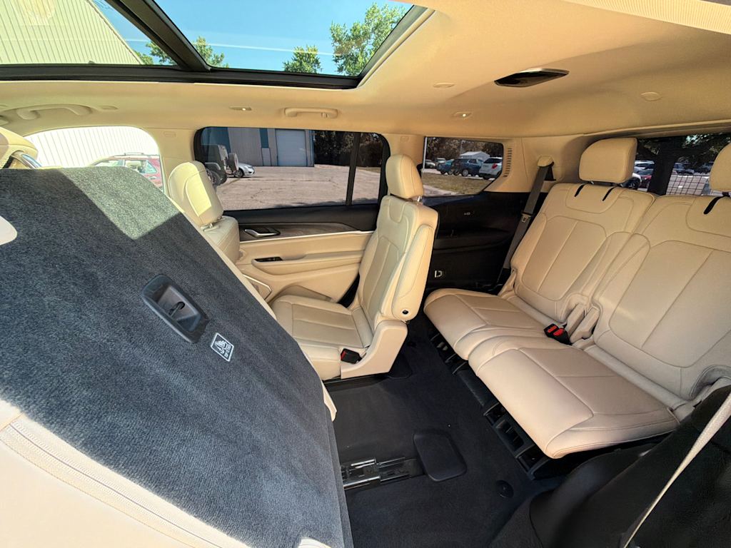Thumbnail: 2021 Jeep Grand Cherokee L - 23