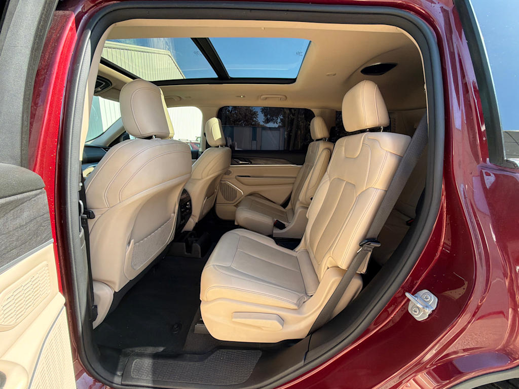 Thumbnail: 2021 Jeep Grand Cherokee L - 22
