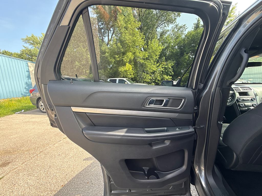 Thumbnail: 2018 Ford Explorer - 15
