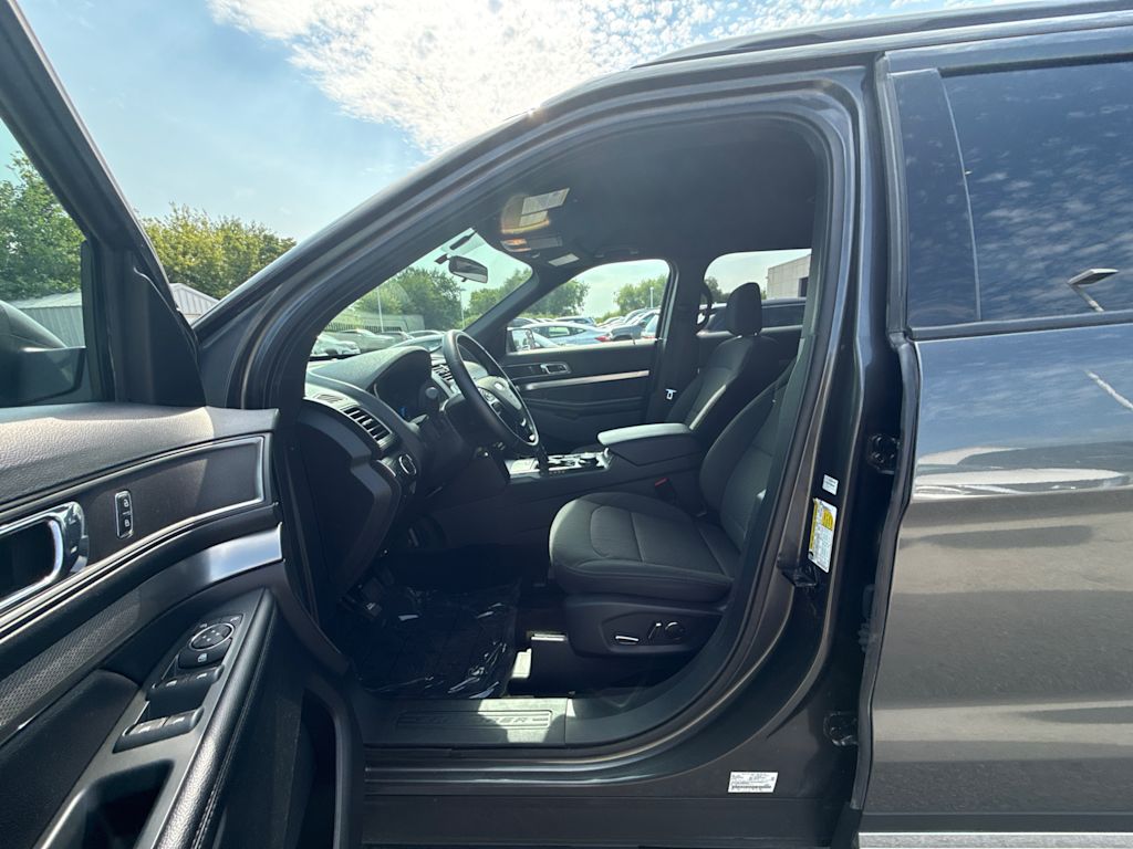 Thumbnail: 2018 Ford Explorer - 18