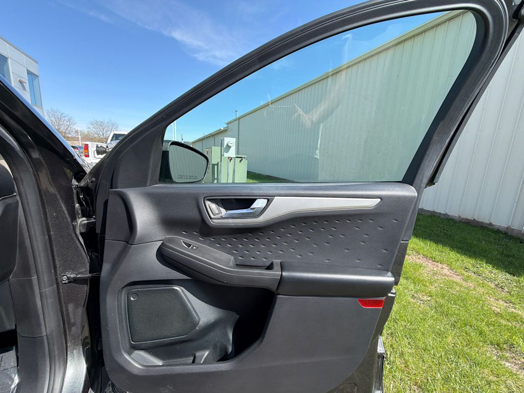 Thumbnail: 2020 Ford Escape - 14