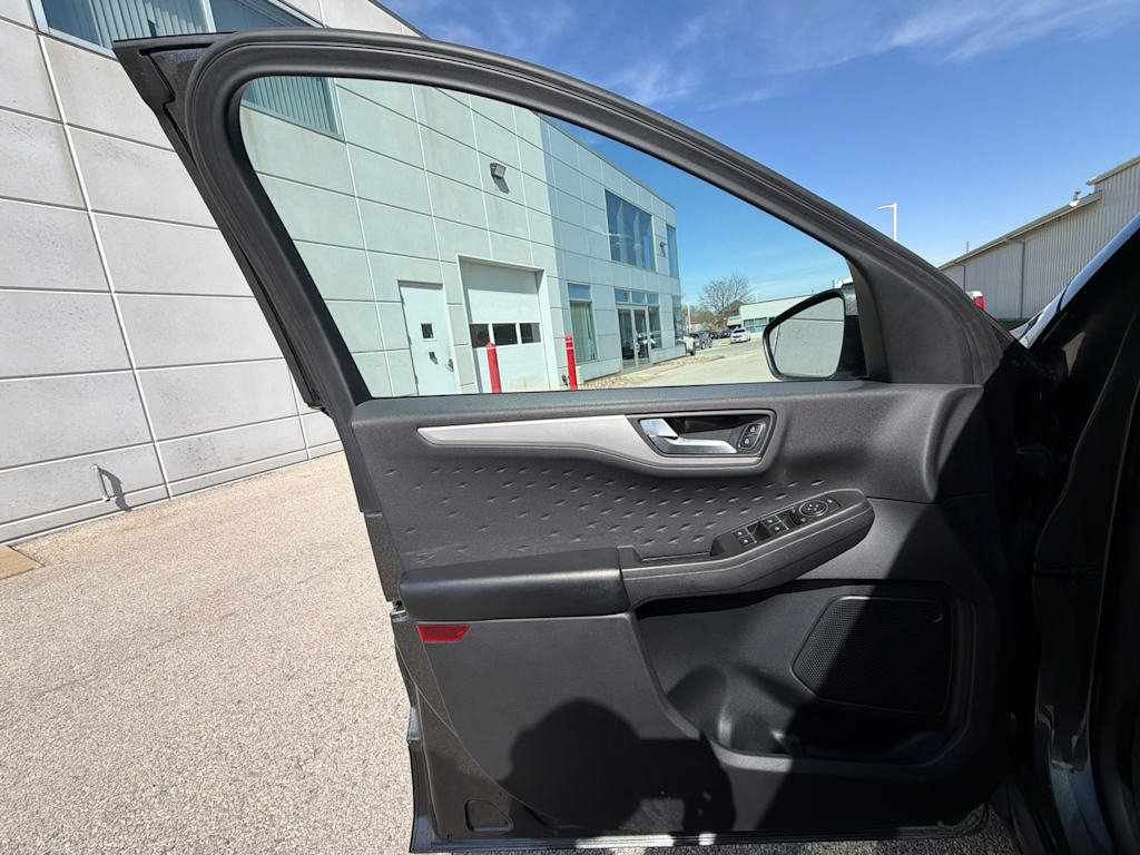 Thumbnail: 2020 Ford Escape - 20