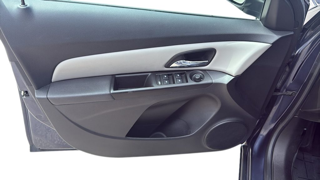 Thumbnail: 2014 Chevrolet Cruze - 18
